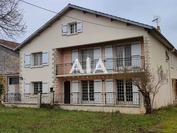 Verteuil-sur-Charente maison  180 200€