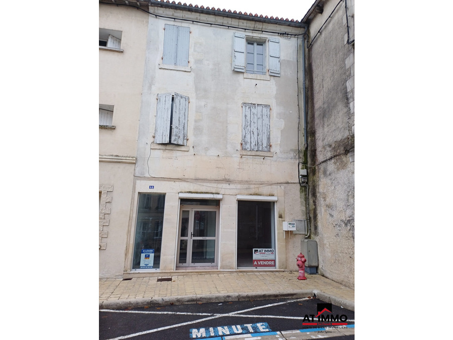 Vente Immeuble CHALAIS 16210 Charente FRANCE