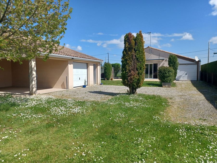 Vente Maison/Villa LA ROCHEFOUCAULD EN ANGOUMOIS 16110 Charente FRANCE
