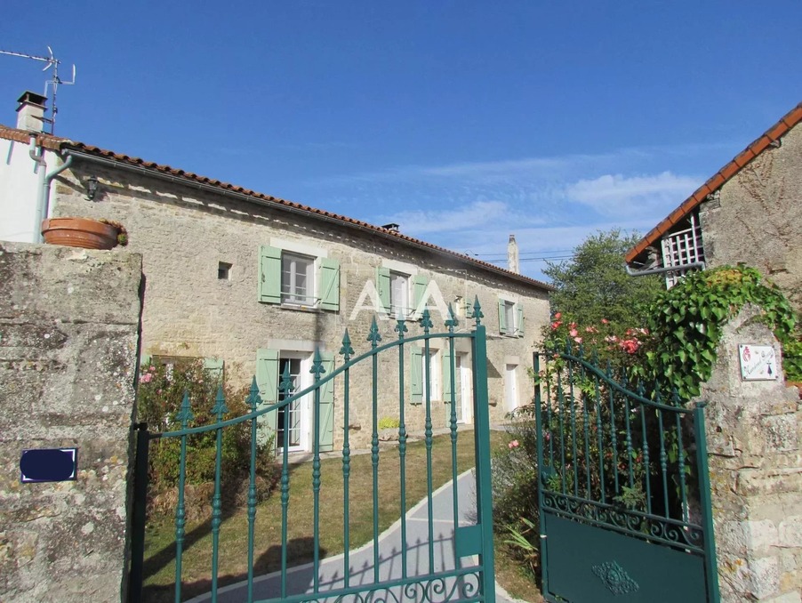 Vente Maison/Villa LA MAGDELEINE 16240 Charente FRANCE